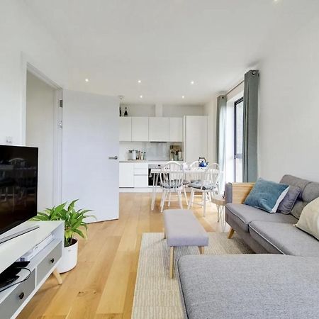 Luxury 2 Bed 2 Bath With Balcony New Build Apartment *South Central London* Εξωτερικό φωτογραφία