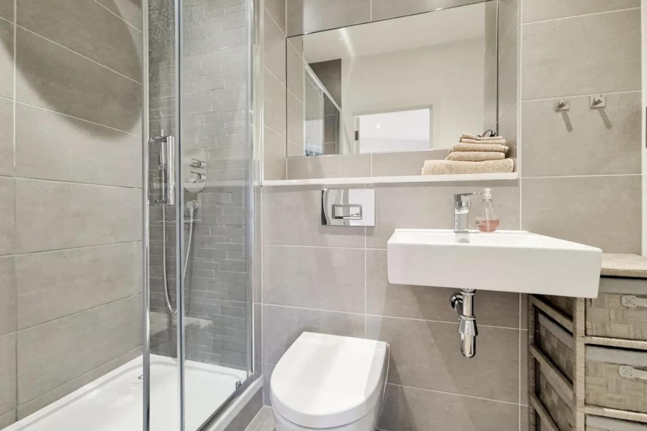 Luxury 2 Bed 2 Bath With Balcony New Build Apartment *South Central London* Εξωτερικό φωτογραφία