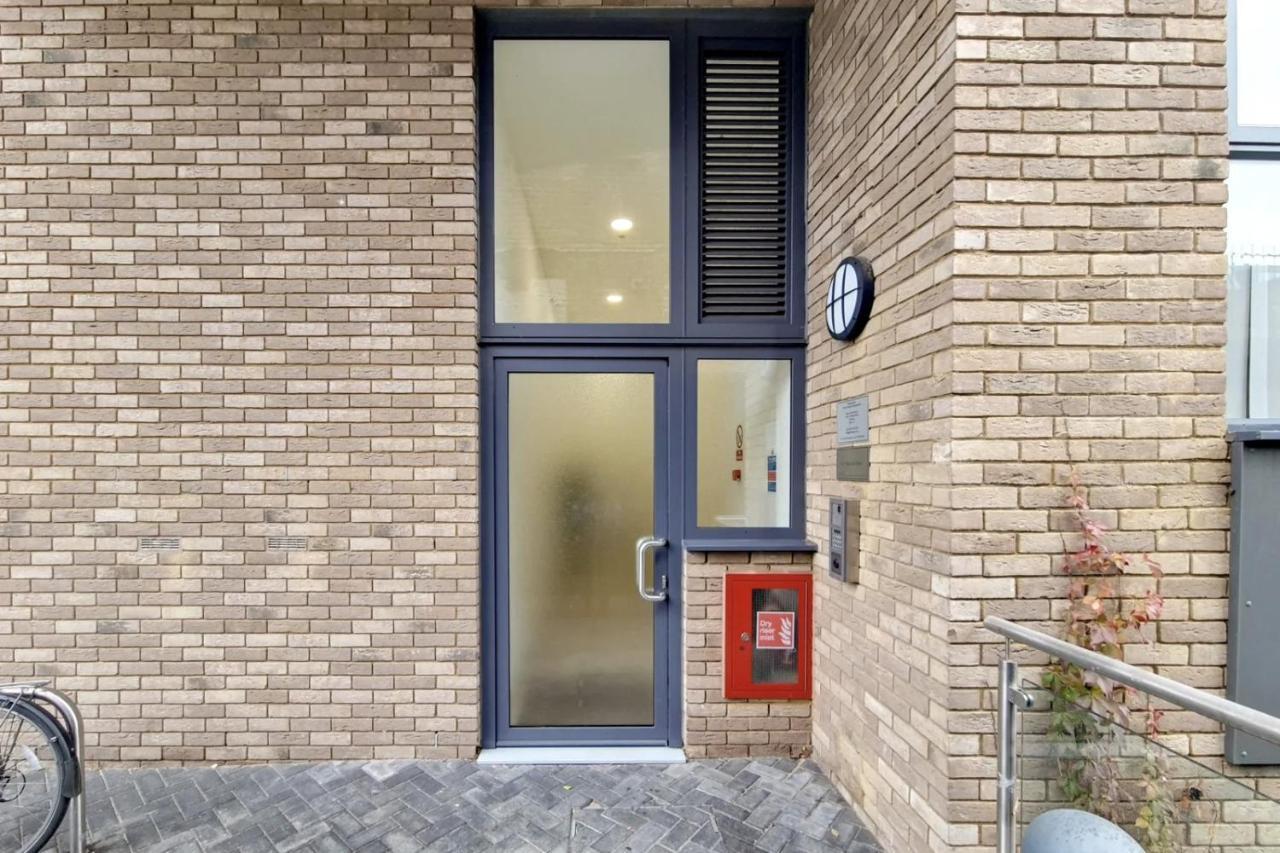Luxury 2 Bed 2 Bath With Balcony New Build Apartment *South Central London* Εξωτερικό φωτογραφία