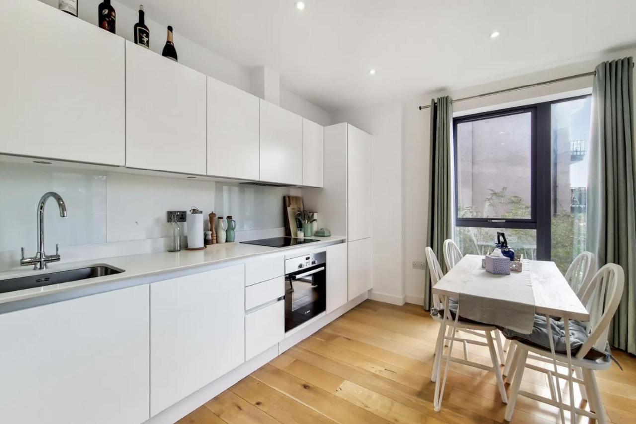Luxury 2 Bed 2 Bath With Balcony New Build Apartment *South Central London* Εξωτερικό φωτογραφία